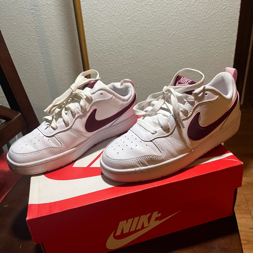 Nike Court Borough Trainers Burgundy